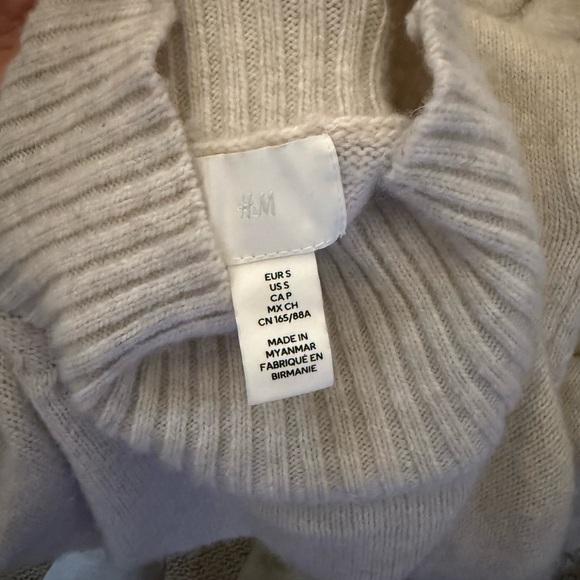 H&M | Size: S | Cream - Picture 2 of 4